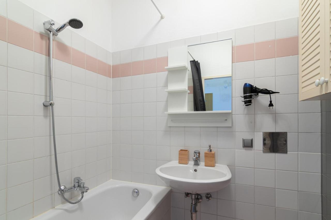 Vienna Central Station Accommodation Esterno foto